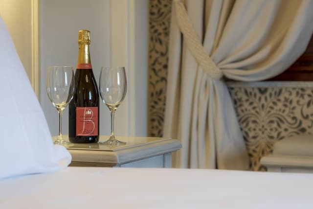 Junior Suite, City View