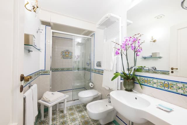Deluxe Suite, Mezzanine