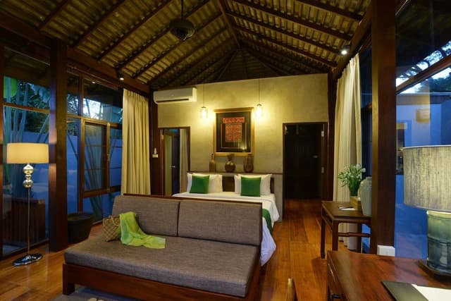 Pool Suite