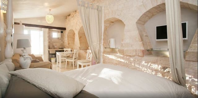 Suite, Jetted Tub