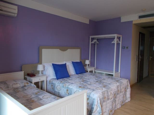 Classic Triple Room, Balcony