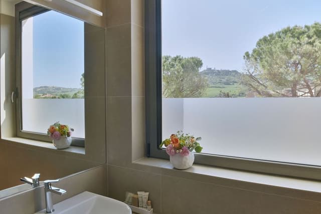 Junior Room, Garden View