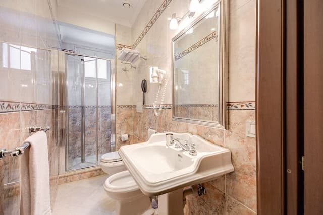 Single Room, Balcony