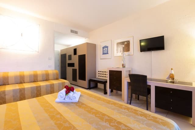 Comfort Triple Room