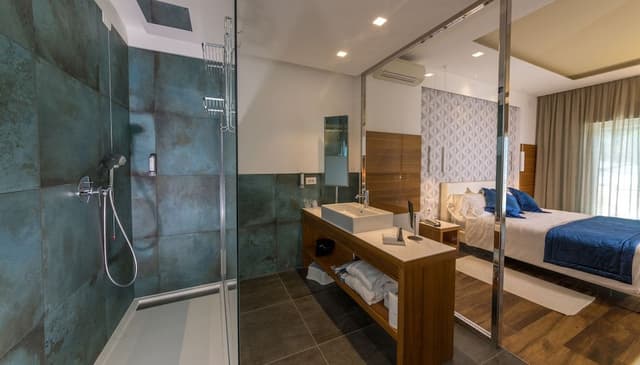 Junior Suite, Sea View (Beach access included)