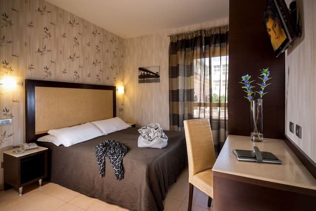 Standard Room, 1 Double or 2 Twin Beds