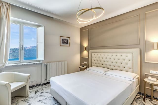 Superior Room, 1 Bedroom, Lake View, Lakeside