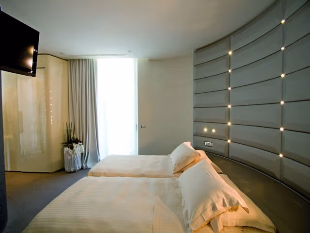 Luxury Suite, 2 Bedrooms, Sea View (4 Pax)