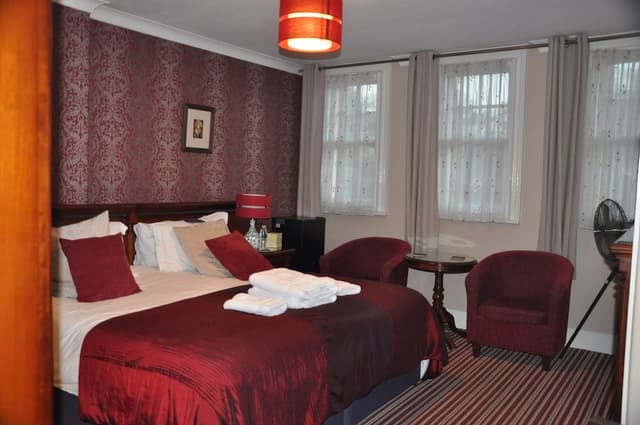 Deluxe Suite, Ensuite