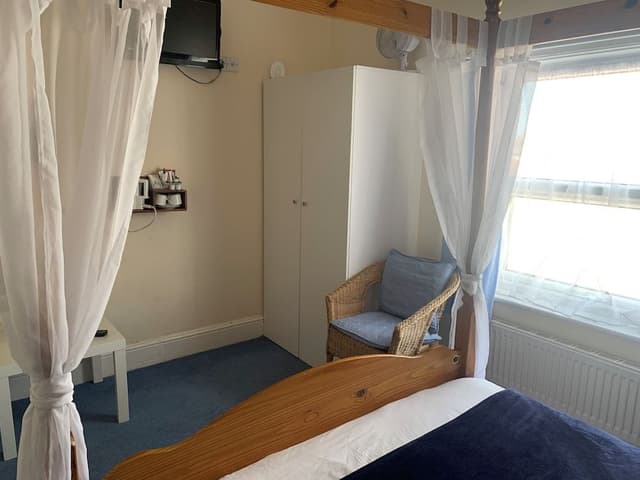 Standard double four poster