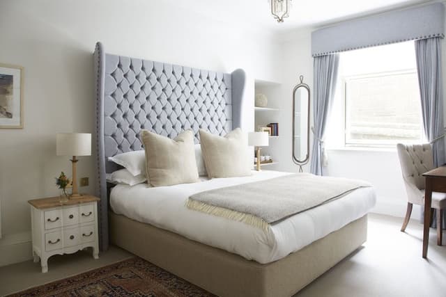 The House Superior Room (located at 5 Hampton Terrace)