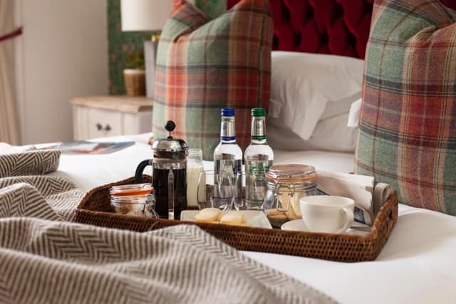 Roseate Junior Suite