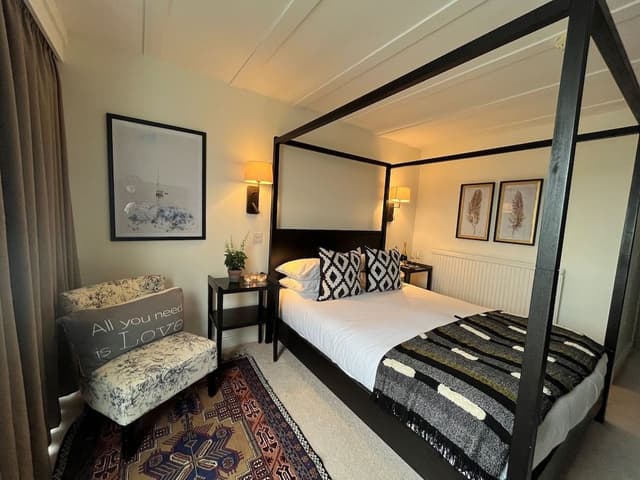 Superior Double Room, 1 King Bed, River View