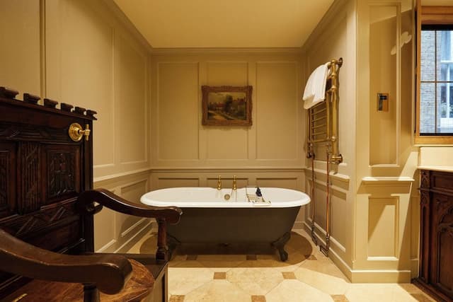 Deluxe Room, 1 King Bed
