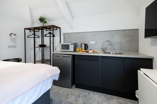 Room, Garden View (Room 7)