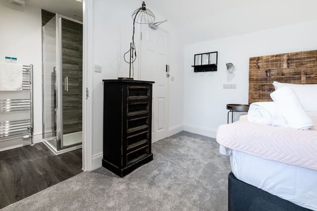Room, Garden View (Room 7)