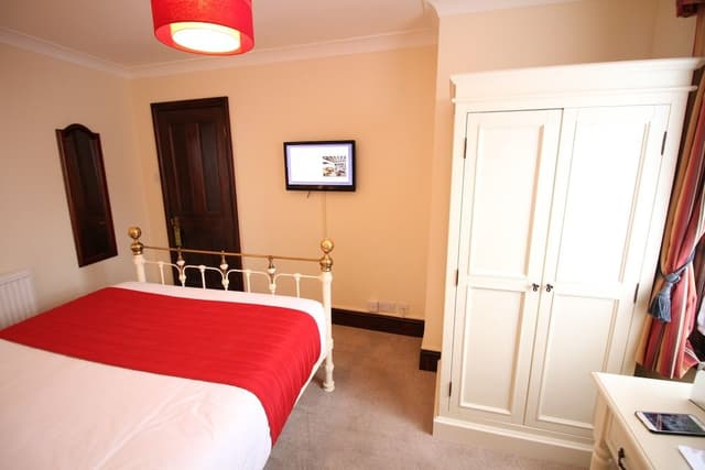 Double Room, Ensuite (Small)