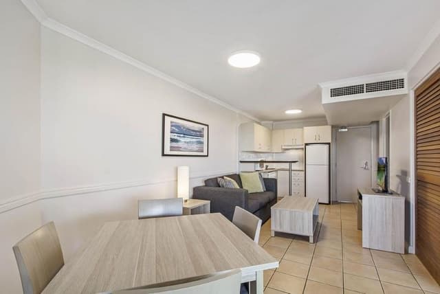 Room, 1 Bedroom, Pool View