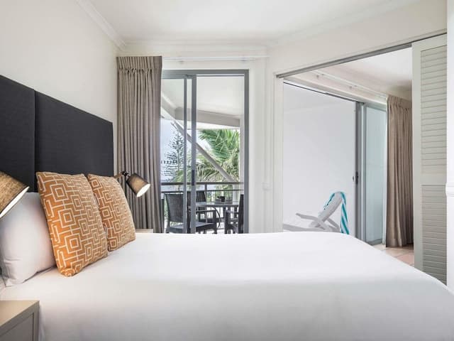Room, 1 Bedroom, Pool View