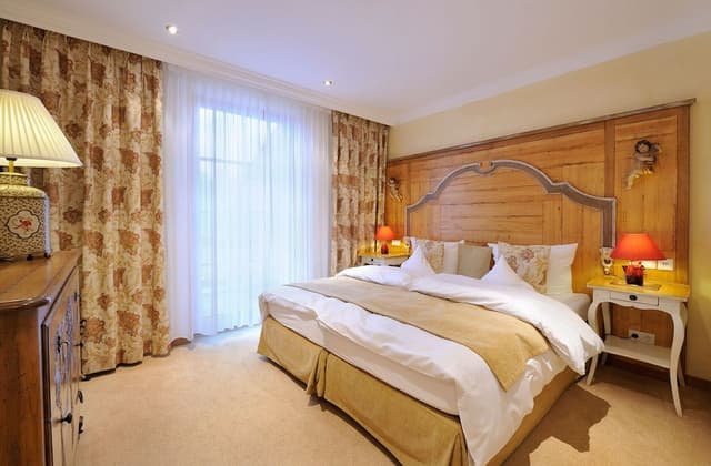 Suite, Balcony