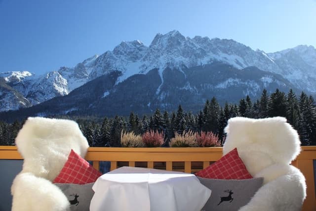 Suite, Balcony