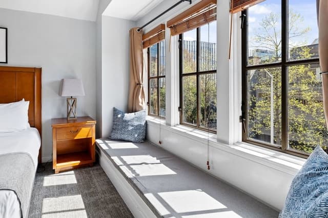 Standard Room, 2 Queen Beds, Shared Bathroom