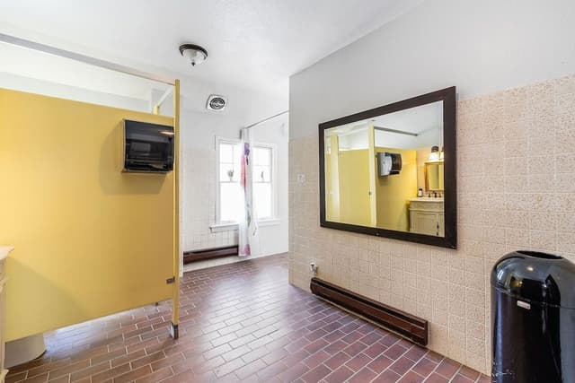 Standard Room, 1 Queen Bed, Shared Bathroom