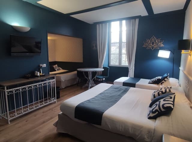 Comfort Quadruple Room, City View