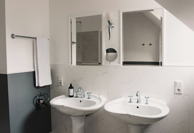 Suite, Hill View