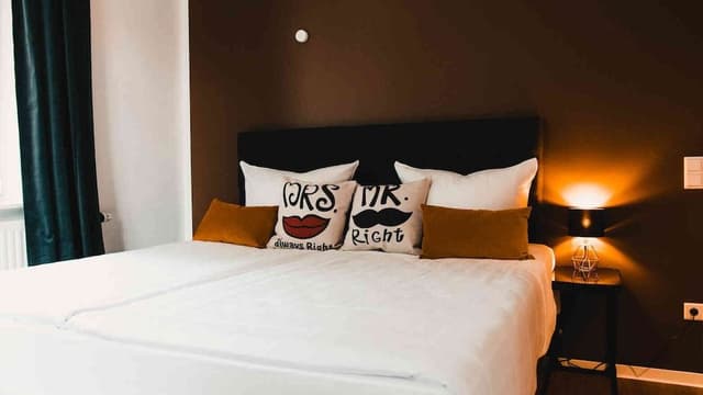 Suite, Hill View