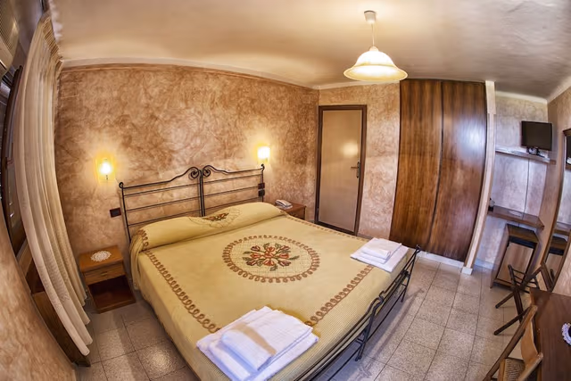 Depandance with double bed or 2 single beds