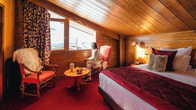 Suite, Fireplace