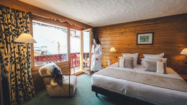 Suite, Fireplace