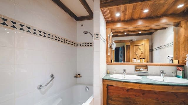 Suite, Fireplace