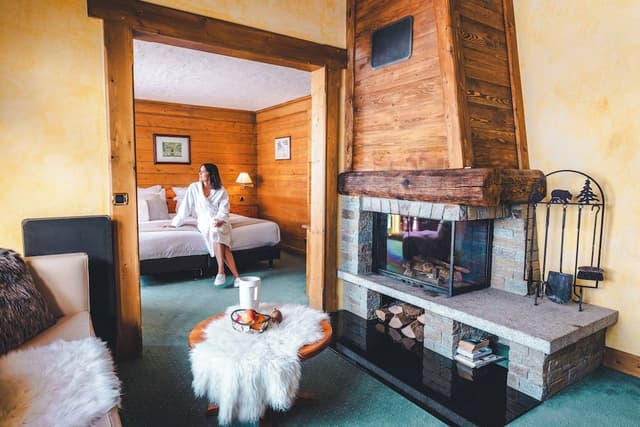 Suite, Fireplace
