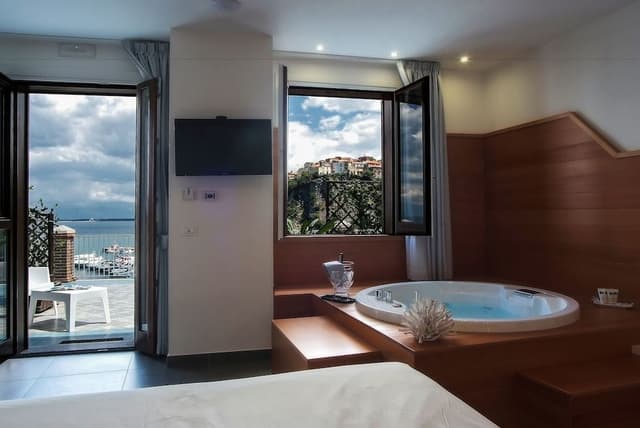 Deluxe Suite, Sea View
