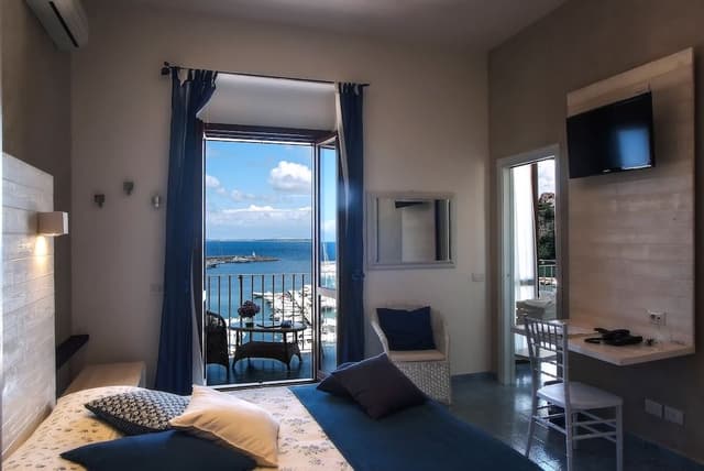 Comfort Room, Ocean View