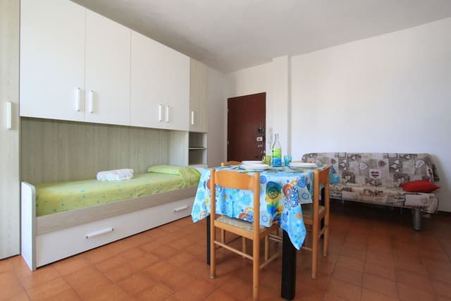 Classic Apartment (94/A)