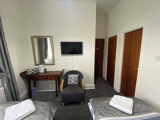 Twin Room, Ensuite