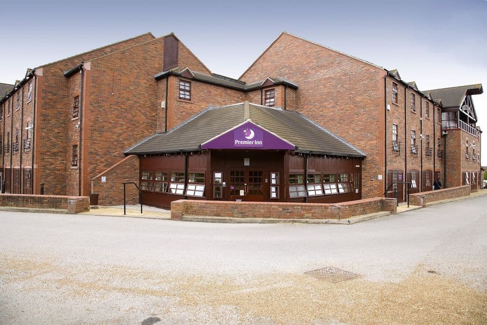 Premier Inn Milton Keynes Central South West (Furzton Lake) Premier Inn Milton Keynes Central South West (Furzton Lake)