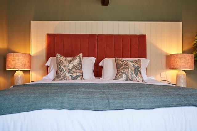 Basic Double or Twin Room, Private Bathroom
