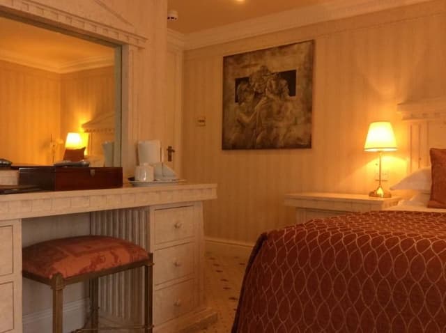 Superior King Room