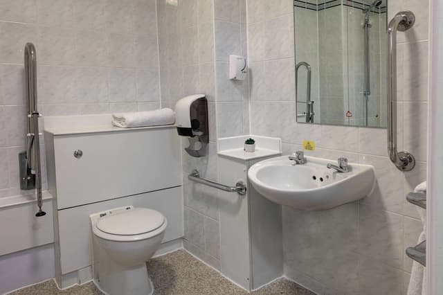 Standard Room, 1 Double Bed, Accessible, Bathtub