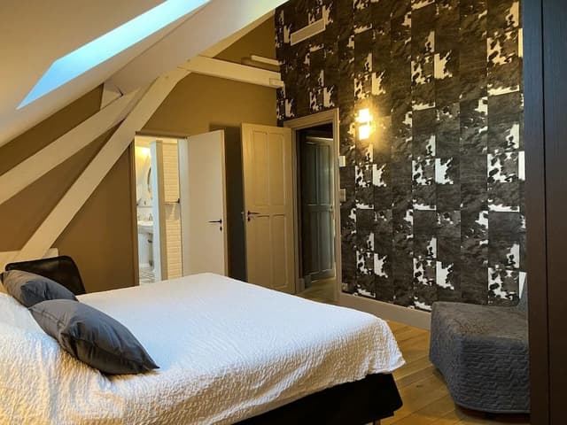 Grand Appartement, étage complet, vue cité