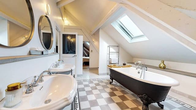 Grand Appartement, étage complet, vue cité