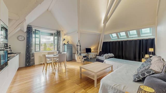 Grand Appartement, étage complet, vue cité