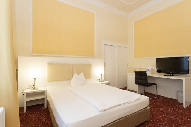 Superior Double Room, 1 Queen Bed with Sofa bed, Courtyard View, Courtyard Area