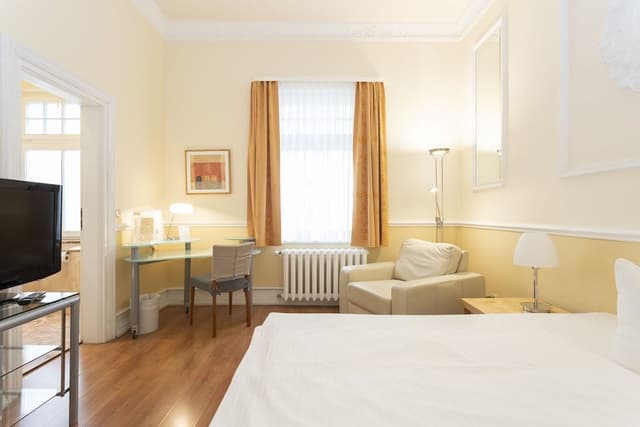 Superior Double Room, 1 Queen Bed with Sofa bed, Courtyard View, Courtyard Area