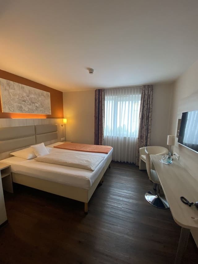 Double Room, 1 Double Bed
