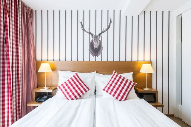 Double Room (Bijoux)